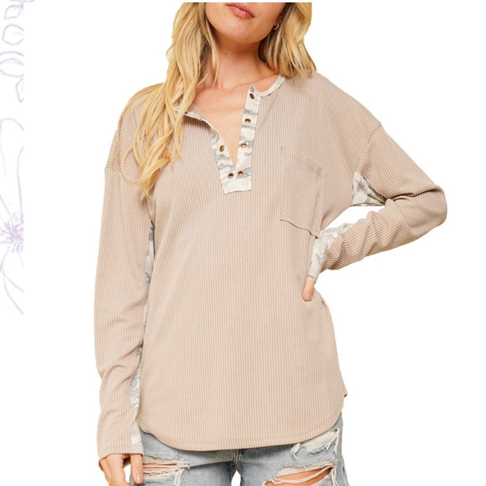 Hem & Thread | Camo Eyelet Henley Top | Taupe | Small 🕦